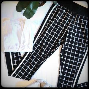 CHICO’S ZENERGY B&W CHECKERED SLIM ATHLETIC JOGGER